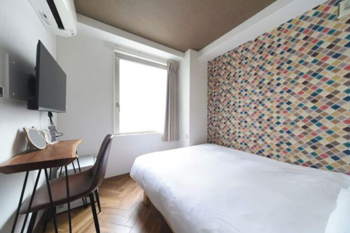 遮光布/窗簾、熨斗/熨衣板、免費無線上網、床單