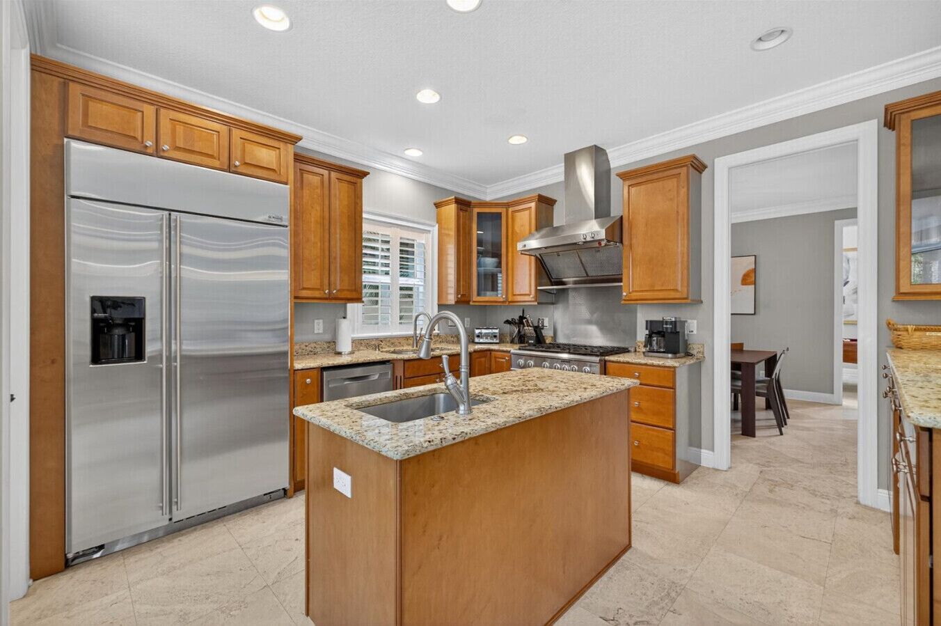 冰箱、微波炉、烤箱、炉灶