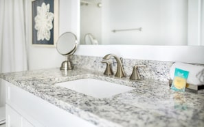 Bathroom - 513 Liberty Garden by Lucky Savannah (Savannah)