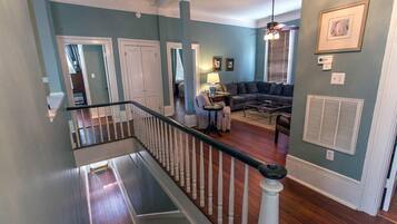 Townhome, 4 Bedrooms | Ruang tamu