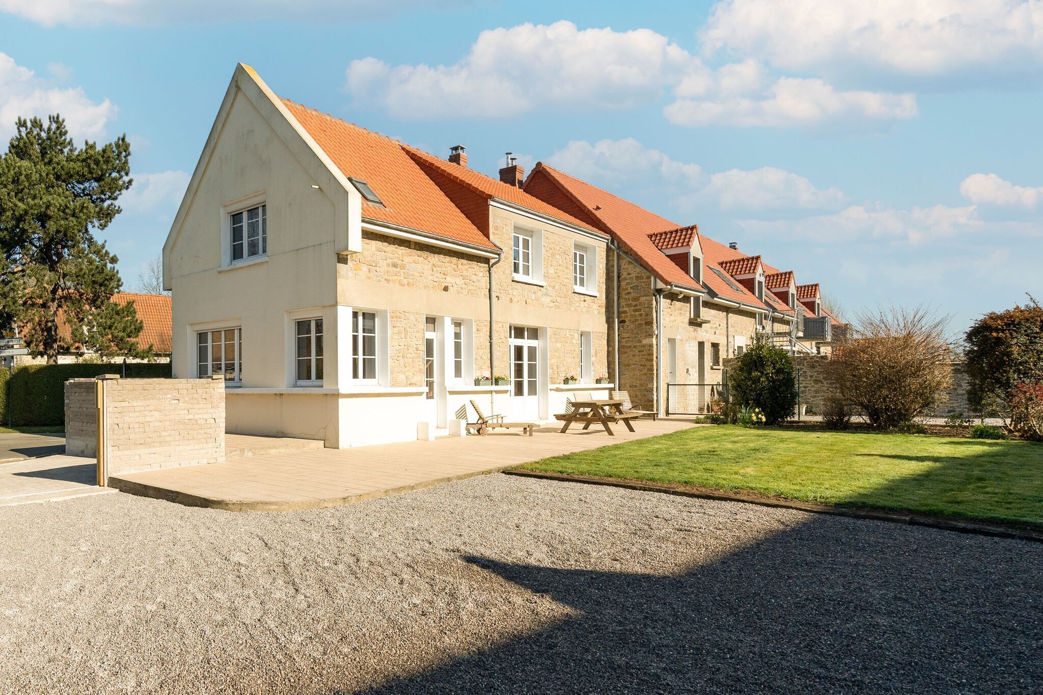Villa les Aubépines in Wimille with garden