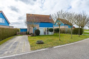 Exterior - Antibes 232 - Kustpark Village Scaldia - Detached holiday home directly at the lake with spacious garden (Hoofdplaat)