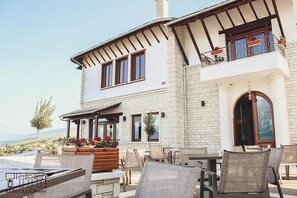 Front of property - Kerculla Resort  (Gjirokastër)