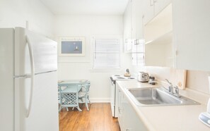 Condo, 1 Bedroom | Private kitchen