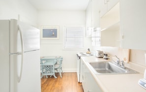 Condo, 1 Bedroom | Private kitchen