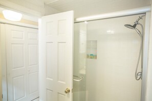House, 1 Bedroom | Bathroom | Towels - Chatham Square Garden Apartment by Lucky Savannah (Savannah)