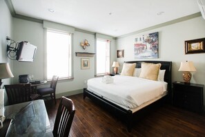 Suite, 1 King Bed - Mcdonoughs Inn Unit 1 by Lucky Savannah (Savannah)