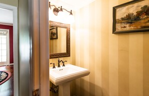 Bathroom - Forsyth Place by Lucky Savannah (Savannah)