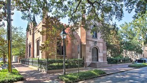 House, 2 Bedrooms | Exterior - Julia's Jewel on Price by Lucky Savannah (Savannah)