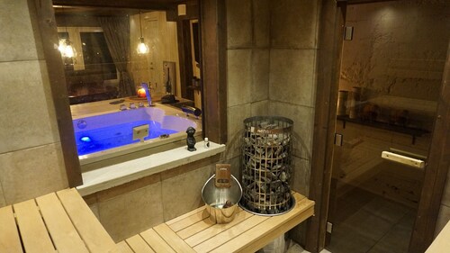 Spacious, centrally located villa with exclusive spa