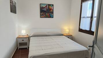 2 Schlafzimmer, BĂŒgeleisen/BĂŒgelbrett, kostenloses WLAN, BettwĂ€sche