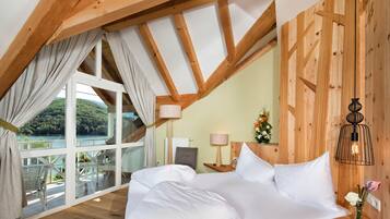 Elite Studio | Premium bedding, minibar, in-room safe, individually decorated