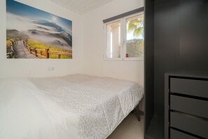 4 quartos, Wi-Fi de cortesia, roupa de cama