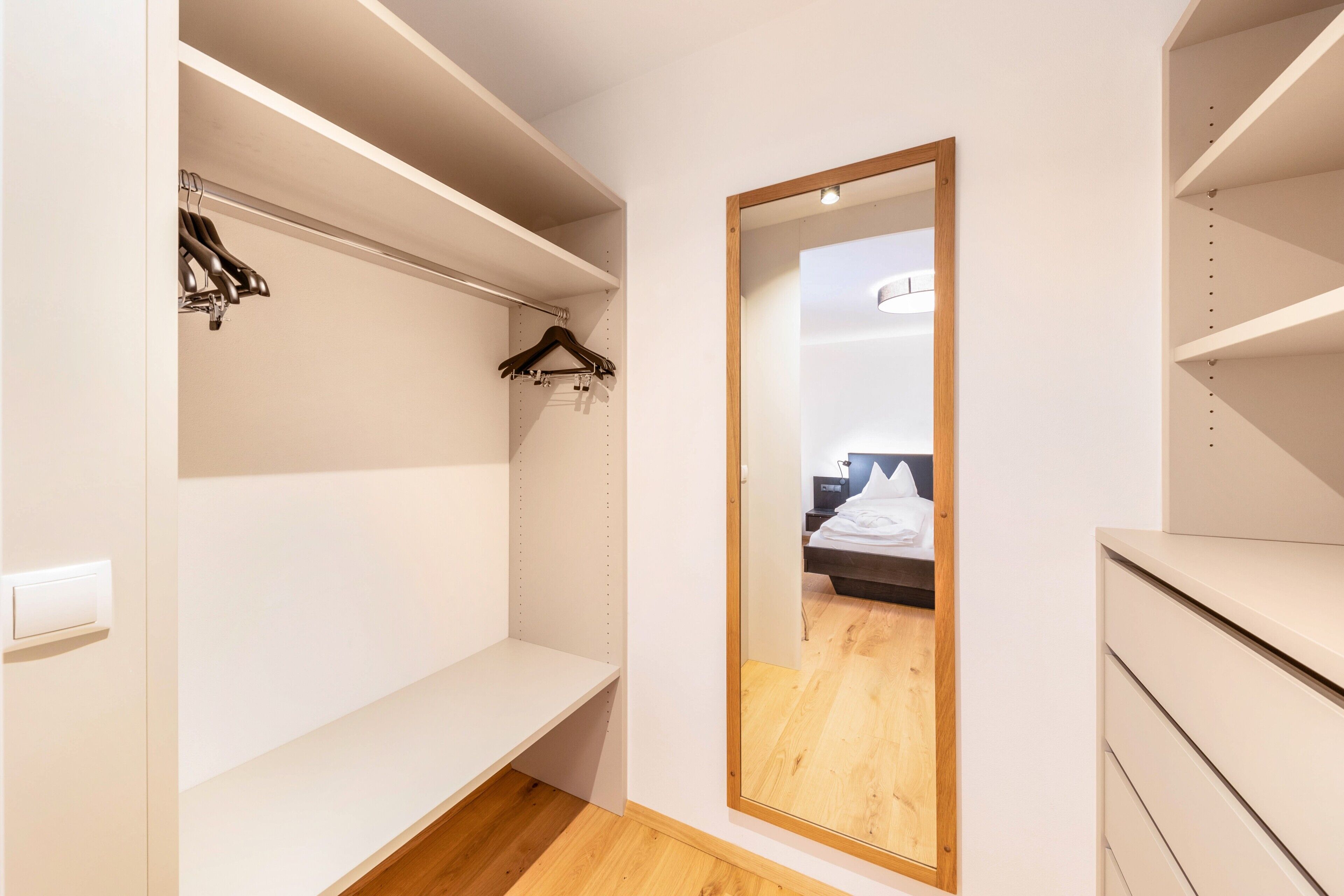 4 間睡房、熨斗/熨衫板、免費 Wi-Fi、床單