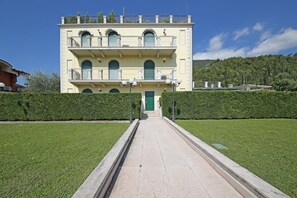 Exterior - Apartment 'Villa Bornico Marisa' with Lake View, Wi-Fi and Air Conditioning (Toscolano Maderno)