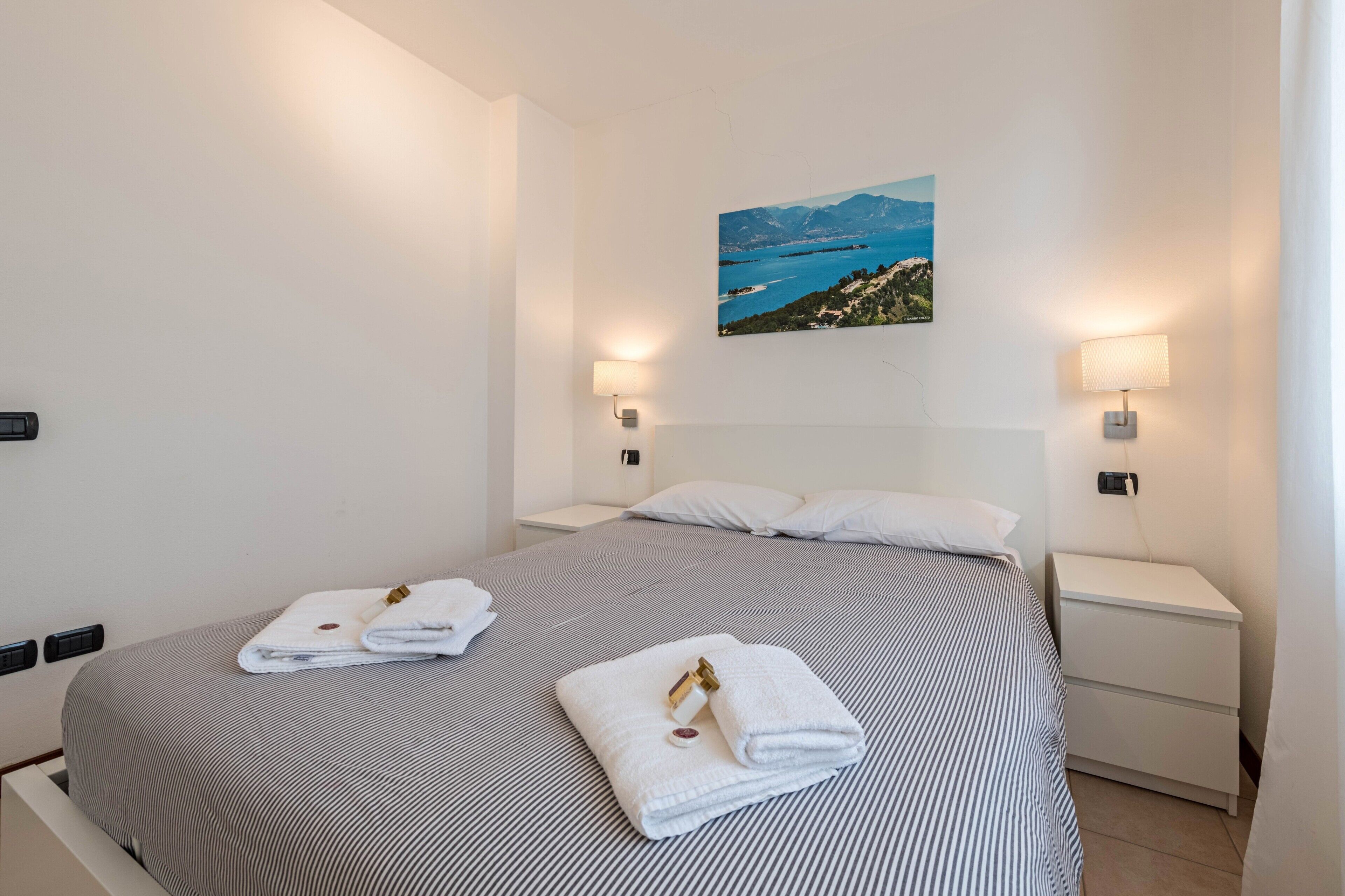 1 slaapkamer, een strijkplank/strijkijzer, gratis wifi, beddengoed