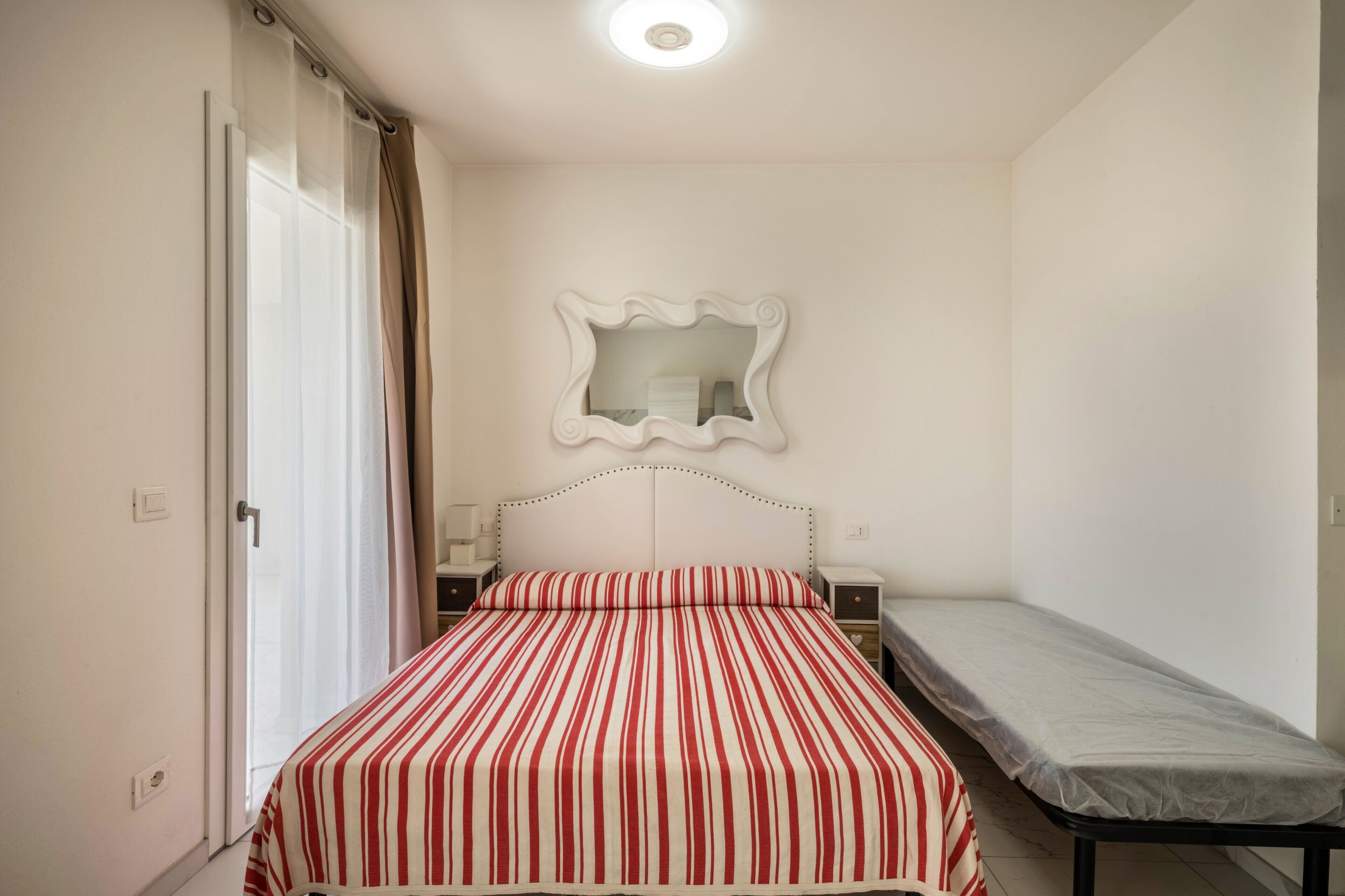 免费 WiFi、床单