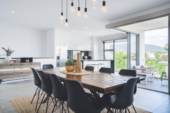 Dining - La Via Del Mare - this way to the sea.. (Dromana)