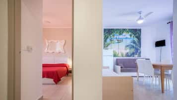 1 bedroom, bed sheets