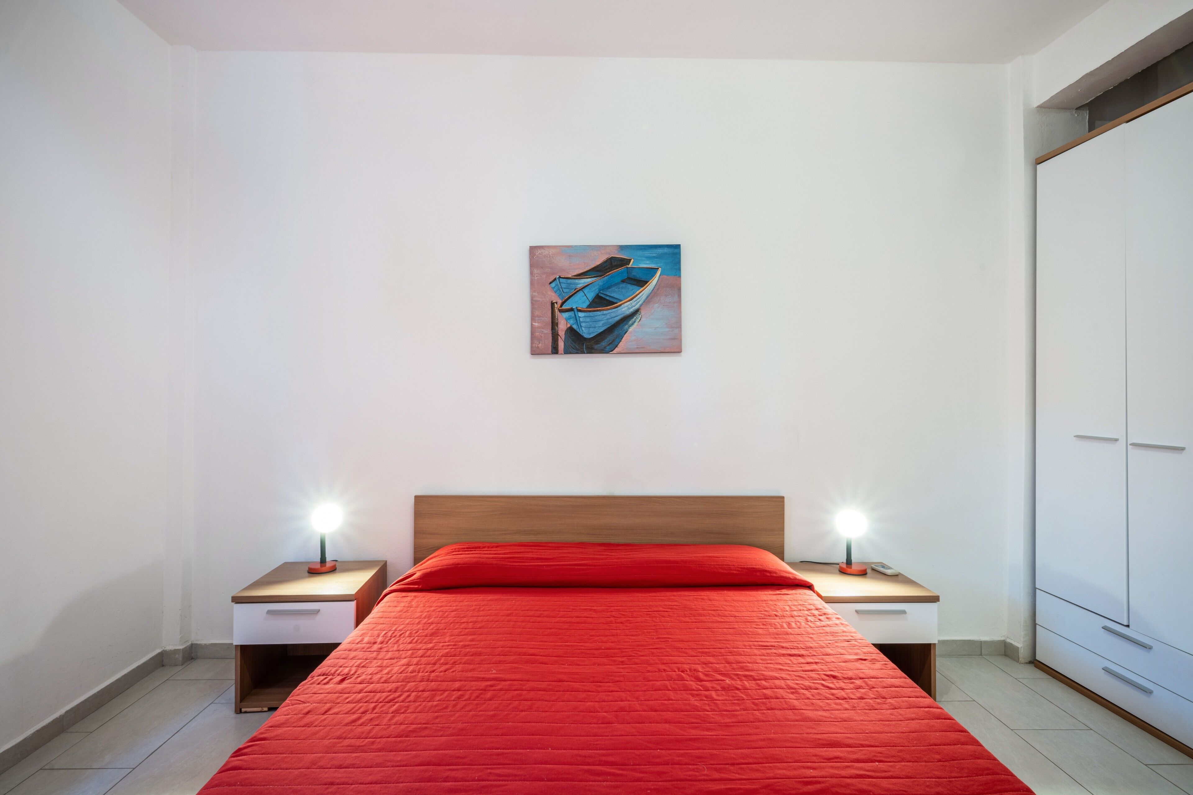 1 bedroom, bed sheets