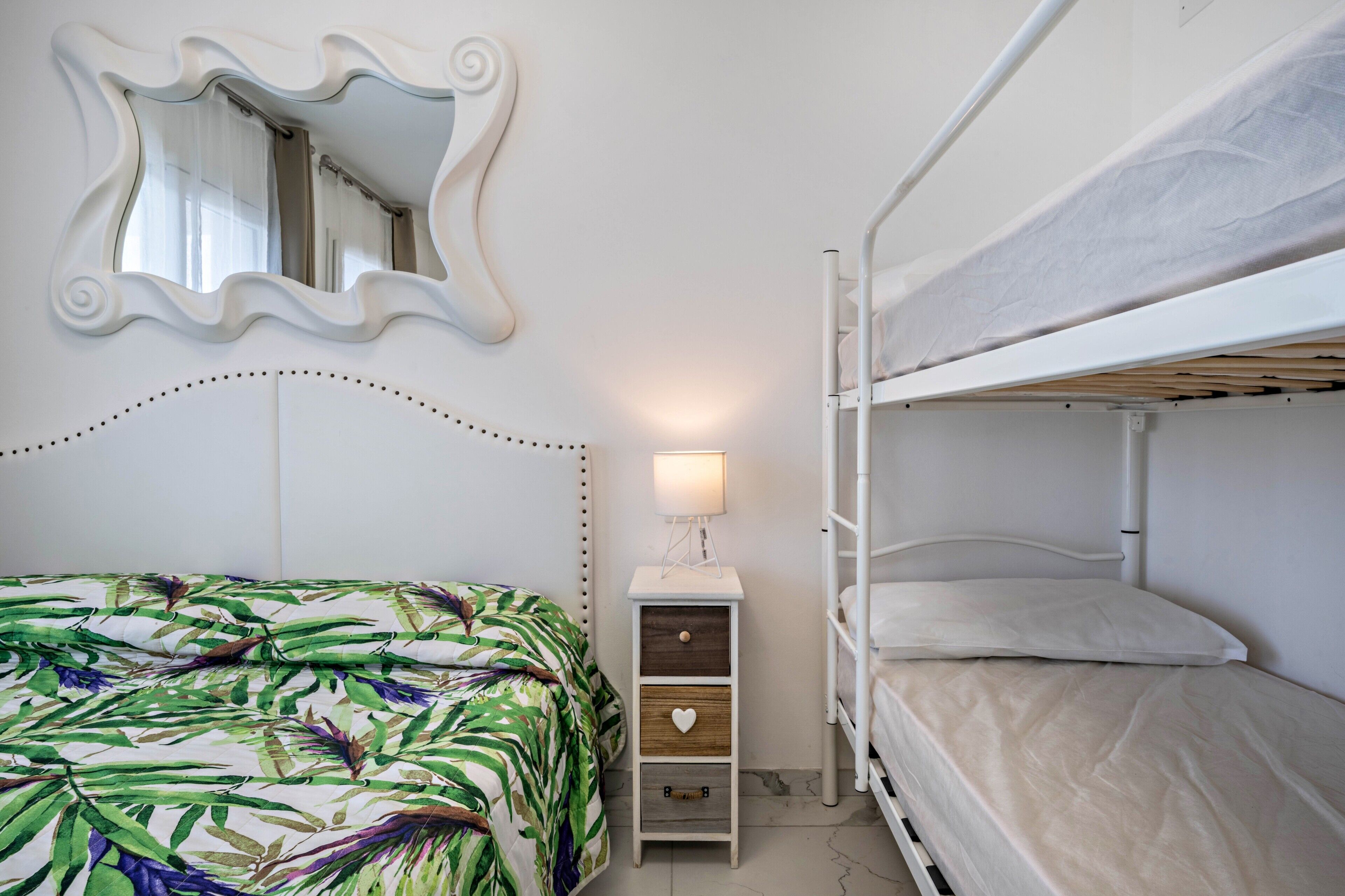 Free WiFi, bed sheets