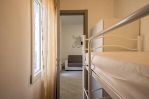 1 camera, Wi-Fi, lenzuola