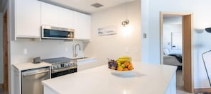Condo, 1 Bedroom | Private kitchen