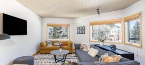 Interior - Ice House 305 by Exceptional Stays (Telluride)