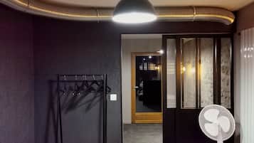 Shared Dormitory | Iron/ironing board, free WiFi, bed sheets