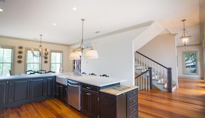 House, 5 Bedrooms | Private kitchen