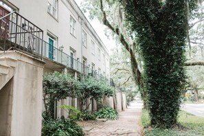 Exterior - Lynwood Collection on Forsyth 14A by Lucky Savannah (Savannah)