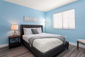 5 chambres, lit parapluie, Wi-Fi, draps fournis