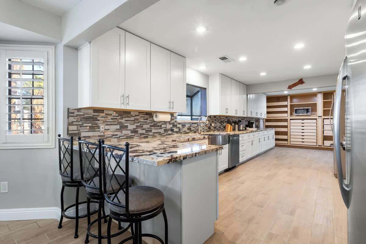 冰箱、微波炉、炉灶、洗碗机