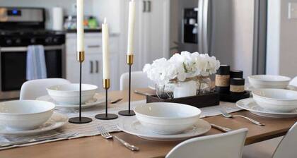 Modern 3 BR Home w/ Hot Tub, Pool, Golf!