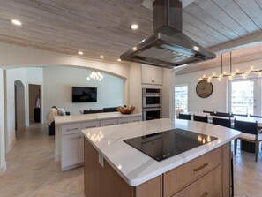 Fridge, microwave, oven, stovetop - Bay Breeze - Renovated Waterfront Pool Home (Clearwater Beach)