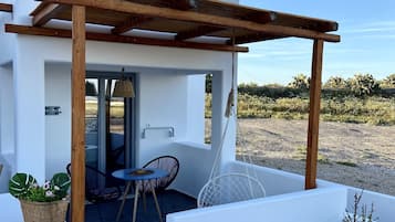 Luxury Suite, Sea View | Terrace/patio