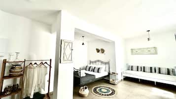 Design Suite (Basement) | 1 bedroom, premium bedding, minibar, individually decorated