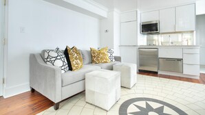 Condo, 1 Bedroom | Living room - Savannah Chic by Lucky Savannah (Savannah)