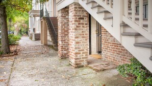 Exterior - Savannah Chic by Lucky Savannah (Savannah)
