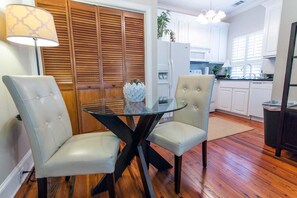 House, 1 Bedroom | Dining - The Price House by Lucky Savannah (Savannah)