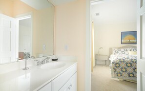 Townhome, 3 Bedrooms | Bathroom | Towels - Huntingdon Getaway by Lucky Savannah (Savannah)