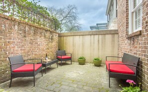 Townhome, 3 Bedrooms | Balcony - Huntingdon Getaway by Lucky Savannah (Savannah)