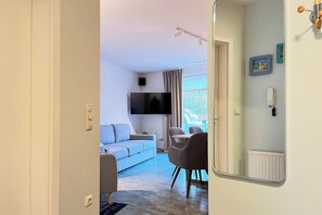 Fernseher, Stereoanlage