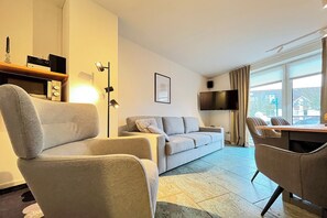 Fernseher, Stereoanlage