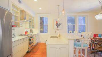 Condo, 2 Bedrooms | Dapur peribadi