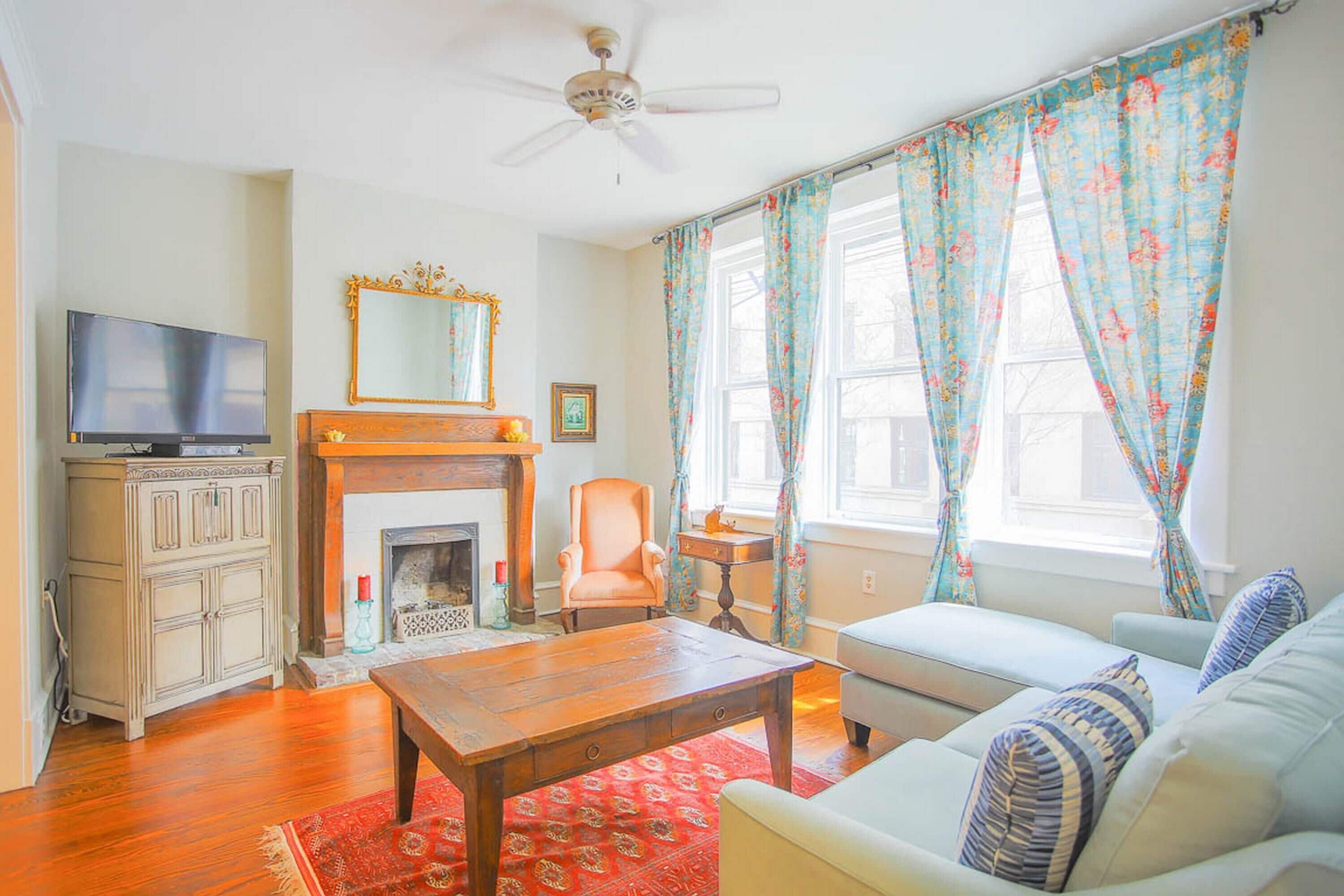 Condo, 2 Bedrooms | Living room