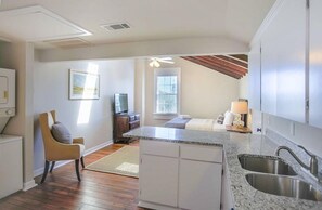 Room - Sparrow's Nest by Lucky Savannah (Savannah)