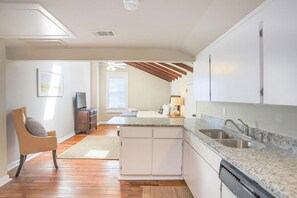 Condo, 1 Bedroom | Private kitchen - Sparrow's Nest by Lucky Savannah (Savannah)