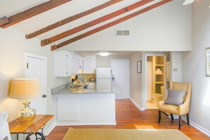 Condo, 1 Bedroom | Private kitchen