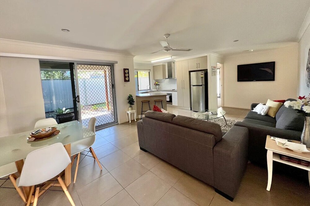 Home away from home! Modern, comfortable, central, AC, Yard.